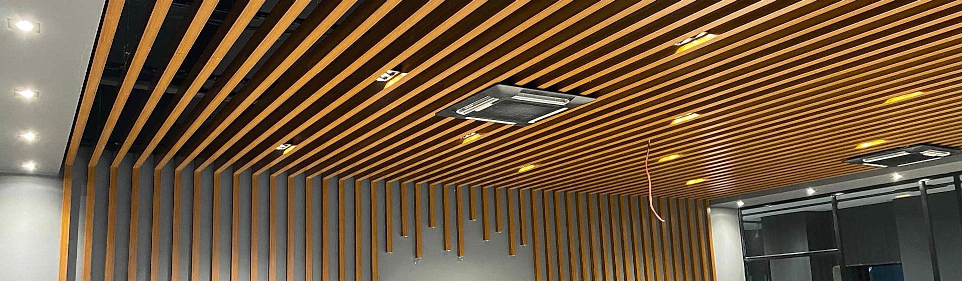 Baffle Tavan ile Mekanlarda Modern Akustik Çözümler